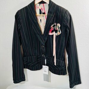 NWT SZ SM Black and Pink Striped Blazer
Bill Tornade